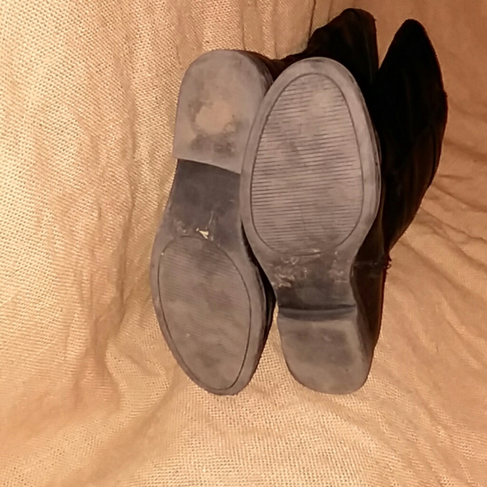 Boots - Picture 3 of 4